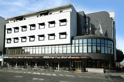 亚历山大酒店 切塞纳 外观 照片